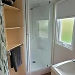 A Avec Piscine Partagee Holiday home Ivry-la-Bataille