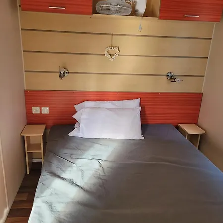A Avec Piscine Partagee Vakantiehuis Ivry-la-Bataille