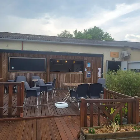Vakantiehuis A Avec Piscine Partagee *