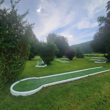 Vakantiehuis A Avec Piscine Partagee