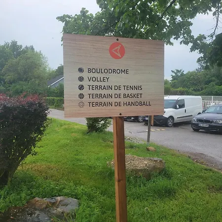 à Avec Piscine Partagée