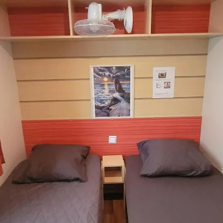 A Avec Piscine Partagee Holiday home