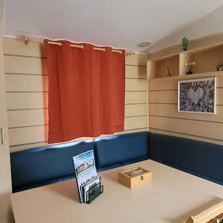 A Avec Piscine Partagee