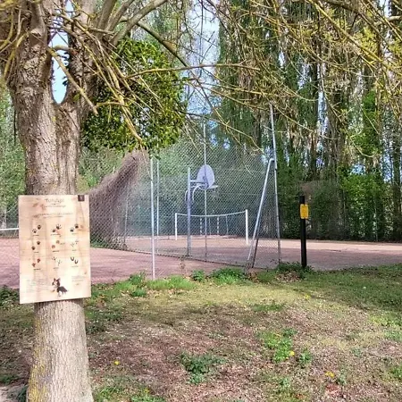 à Avec Piscine Partagée Hébergement de vacances Ivry-la-Bataille
