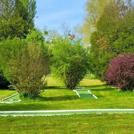 Vakantiehuis A Avec Piscine Partagee