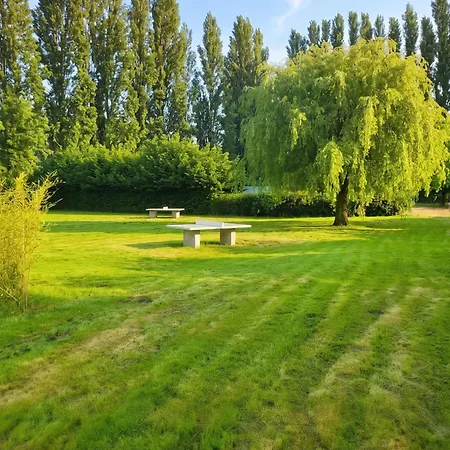 A Avec Piscine Partagee Vakantiehuis Ivry-la-Bataille
