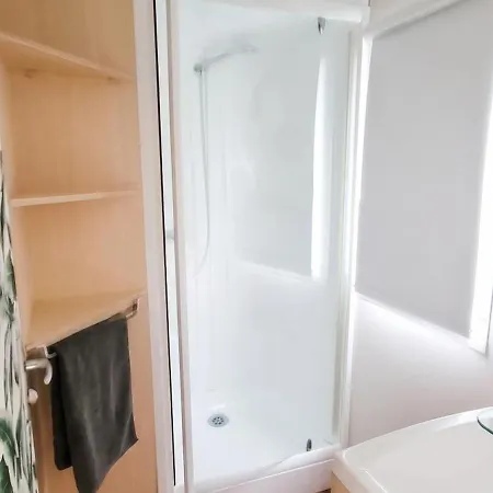 A Avec Piscine Partagee Vakantiehuis Ivry-la-Bataille