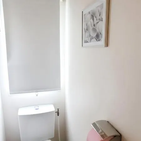 A Avec Piscine Partagee *