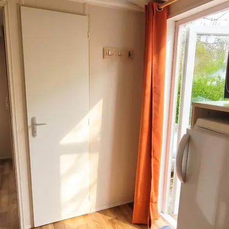A Avec Piscine Partagee Vakantiehuis Ivry-la-Bataille
